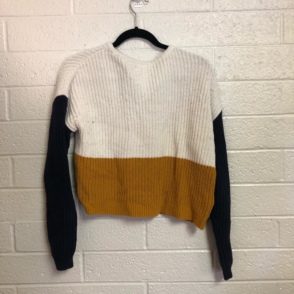 Color Block Sweater - Picture 4 of 5